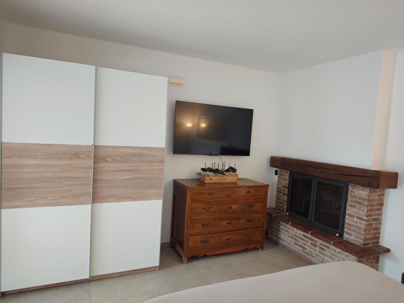 Casa Re Del Bosco - Airport Apartment